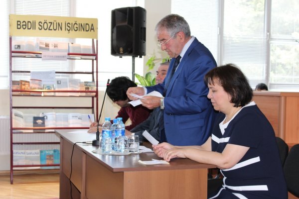 Sumqayıtda Seyran Səxavətin oxucularla görüşü keçirilib - FOTOLAR