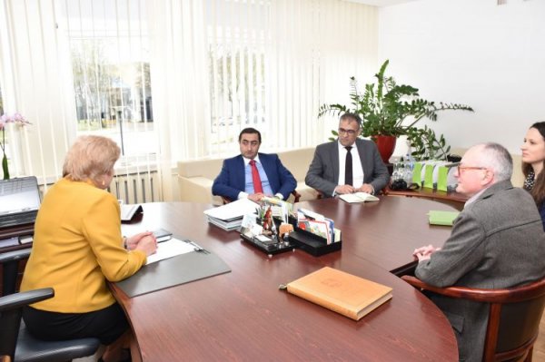 Azərbaycanın Litvadakı səfiri Birştonas şəhərinin meri ilə görüşüb Azərbaycanın Litvadakı səfiri Birştonas şəhərinin meri ilə görüşüb