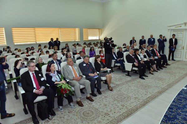 Sumqayıtla Lüdviqshafen arasında dostluq əlaqələrinin 40 illiyi təntənəli şəkildə qeyd olunub – FOTO+VİDEO Sumqayıtla Lüdviqshafen arasında dostluq əlaqələrinin 40 illiyi təntənəli şəkildə qeyd olunub – FOTO+VİDEO