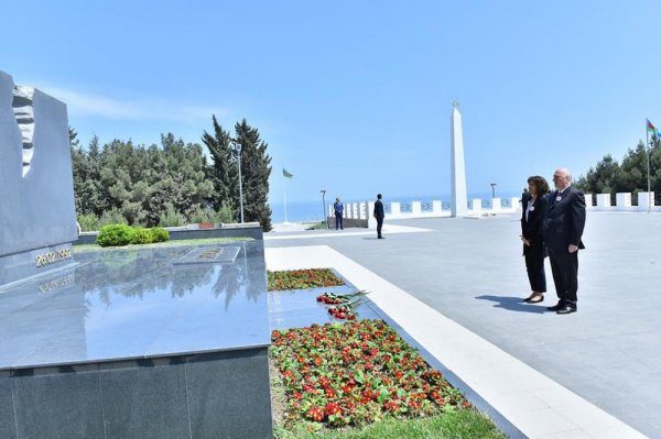 Sumqayıtla Lüdviqshafen arasında dostluq əlaqələrinin 40 illiyi təntənəli şəkildə qeyd olunub – FOTO+VİDEO Sumqayıtla Lüdviqshafen arasında dostluq əlaqələrinin 40 illiyi təntənəli şəkildə qeyd olunub – FOTO+VİDEO