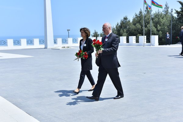 Sumqayıtla Lüdviqshafen arasında dostluq əlaqələrinin 40 illiyi təntənəli şəkildə qeyd olunub – FOTO+VİDEO Sumqayıtla Lüdviqshafen arasında dostluq əlaqələrinin 40 illiyi təntənəli şəkildə qeyd olunub – FOTO+VİDEO