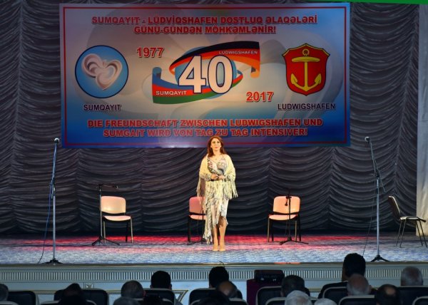 Sumqayıtla Lüdviqshafen arasında dostluq əlaqələrinin 40 illiyi təntənəli şəkildə qeyd olunub – FOTO+VİDEO Sumqayıtla Lüdviqshafen arasında dostluq əlaqələrinin 40 illiyi təntənəli şəkildə qeyd olunub – FOTO+VİDEO