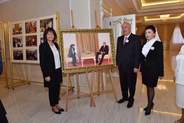 Sumqayıtla Lüdviqshafen arasında dostluq əlaqələrinin 40 illiyi təntənəli şəkildə qeyd olunub – FOTO+VİDEO Sumqayıtla Lüdviqshafen arasında dostluq əlaqələrinin 40 illiyi təntənəli şəkildə qeyd olunub – FOTO+VİDEO