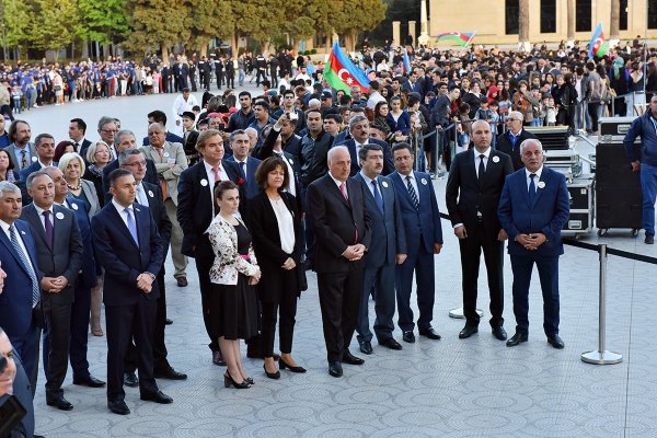 Sumqayıtla Lüdviqshafen arasında dostluq əlaqələrinin 40 illiyi təntənəli şəkildə qeyd olunub – FOTO+VİDEO Sumqayıtla Lüdviqshafen arasında dostluq əlaqələrinin 40 illiyi təntənəli şəkildə qeyd olunub – FOTO+VİDEO