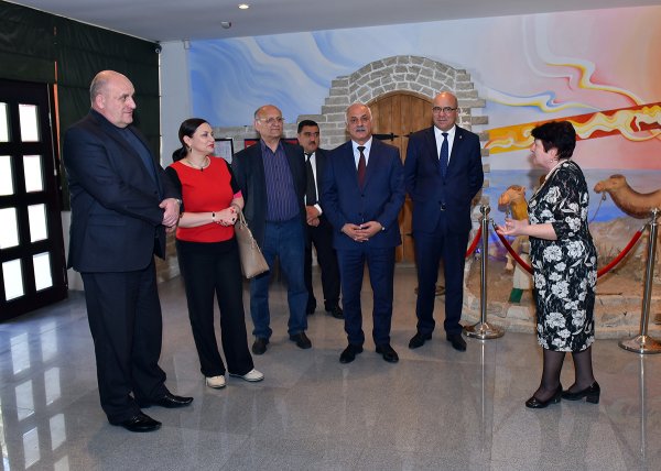 Belarusun mədəniyyət nazirinin müavini Vasili Çernik Sumqayıtda - FOTOLAR