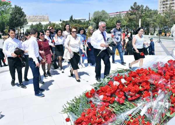 Sumqayıtda ulu öndər Heydər Əliyevin xatirəsi anılıb