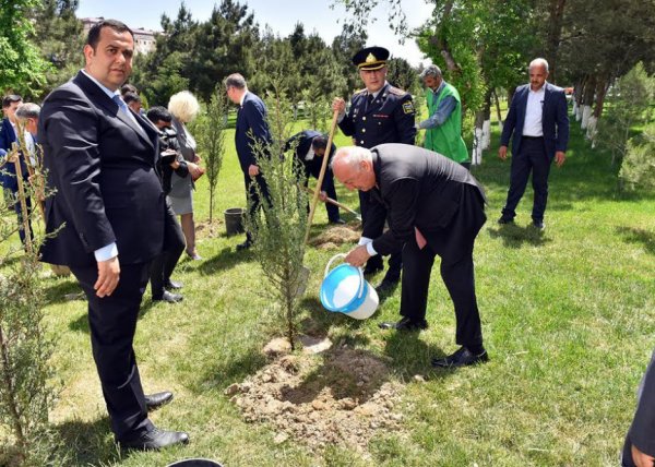 Sumqayıtda ulu öndər Heydər Əliyevin xatirəsi anılıb