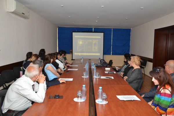 Sumqayıtın Tarixi Muzeyində “dəyirmi masa” təşkil olundu