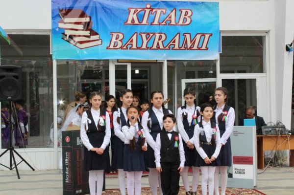 Sumqayıtda kitab bayramında mindən çox nəşr sərgilənib Sumqayıtda kitab bayramında mindən çox nəşr sərgilənib