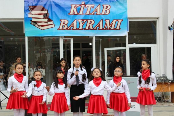 Sumqayıtda kitab bayramında mindən çox nəşr sərgilənib Sumqayıtda kitab bayramında mindən çox nəşr sərgilənib