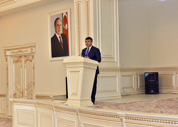 Sumqayıtda ailə modeli ilə bağlı aktual məsələlər müzakirə olunub - FOTO Sumqayıtda ailə modeli ilə bağlı aktual məsələlər müzakirə olunub - FOTO