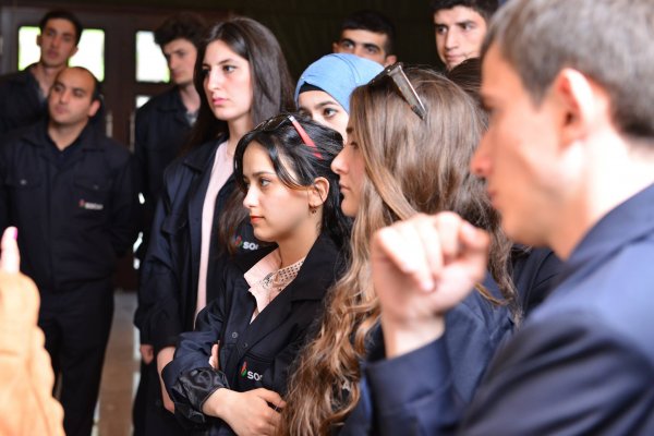 "Azərikimya"da təcrübədə olan gənc kadrların Sumqayıtın Tarixi Muzeyinə ekskursiyası təşkil edilib - FOTOLAR "Azərikimya"da təcrübədə olan gənc kadrların Sumqayıtın Tarixi Muzeyinə ekskursiyası təşkil edilib - FOTOLAR