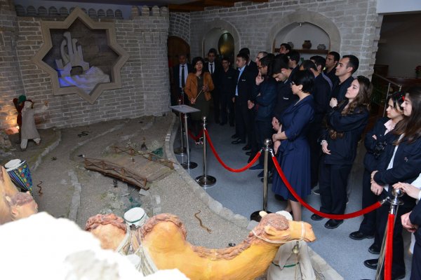 "Azərikimya"da təcrübədə olan gənc kadrların Sumqayıtın Tarixi Muzeyinə ekskursiyası təşkil edilib - FOTOLAR "Azərikimya"da təcrübədə olan gənc kadrların Sumqayıtın Tarixi Muzeyinə ekskursiyası təşkil edilib - FOTOLAR