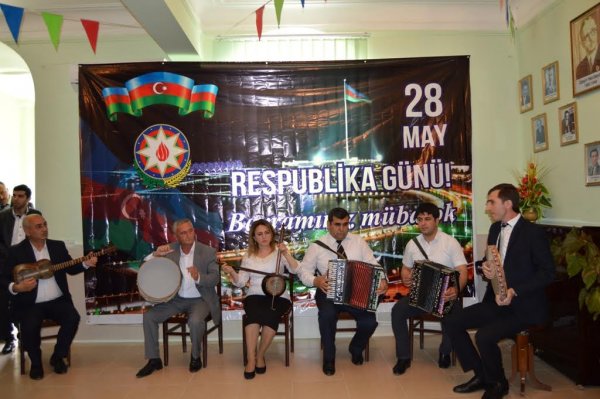Sumqayıt Regional Mədəniyyət və Turizm idarəsinin tabe müəssisələrində 28 May Respublika  günü ilə bağlı silsilə tədbrlər keçirilib