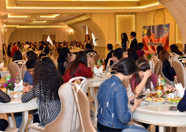 Sumqayıtda gənclər “28 may - Respublika günü”nü qeyd etdi Sumqayıtda gənclər “28 may - Respublika günü”nü qeyd etdi