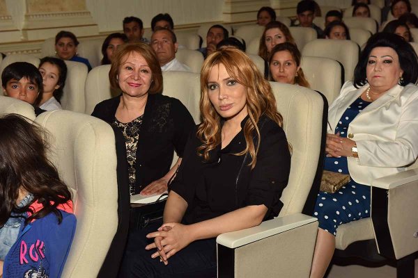Sumqayıtda “Böyük Hindistan toyu” nümayiş olundu – FOTOLAR/VIDEO Sumqayıtda “Böyük Hindistan toyu” nümayiş olundu – FOTOLAR/VIDEO