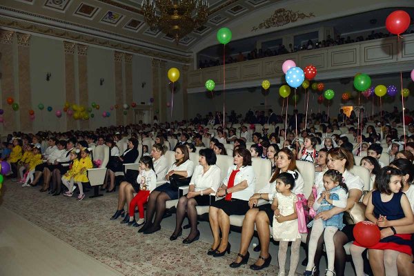 Sumqayıtda 1 İyun – uşaqların beynəlxalq müdafiəsi günü təntənəli qeyd olunub – FOTOLAR Sumqayıtda 1 İyun – uşaqların beynəlxalq müdafiəsi günü təntənəli qeyd olunub – FOTOLAR
