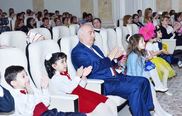 Sumqayıtda 1 İyun – uşaqların beynəlxalq müdafiəsi günü təntənəli qeyd olunub – FOTOLAR Sumqayıtda 1 İyun – uşaqların beynəlxalq müdafiəsi günü təntənəli qeyd olunub – FOTOLAR
