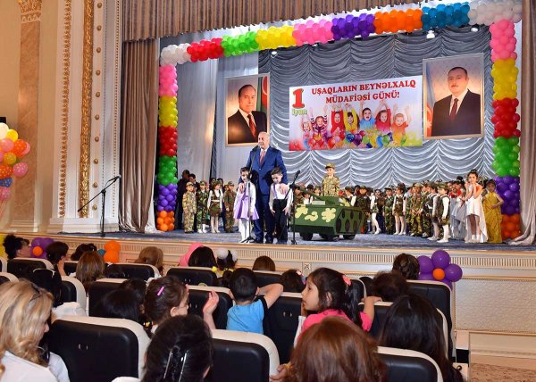 Sumqayıtda 1 İyun – uşaqların beynəlxalq müdafiəsi günü təntənəli qeyd olunub – FOTOLAR Sumqayıtda 1 İyun – uşaqların beynəlxalq müdafiəsi günü təntənəli qeyd olunub – FOTOLAR
