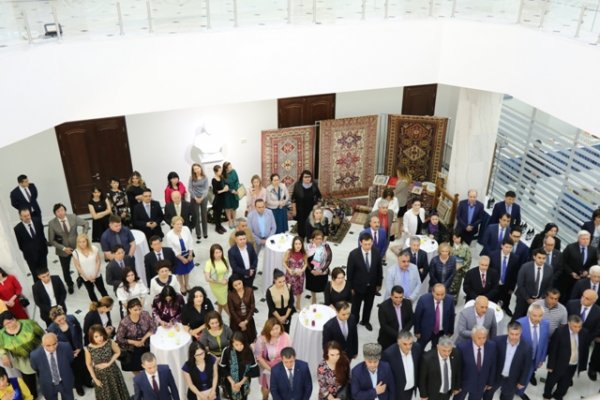 Astanada xarici səfirlər Azərbaycan şərablarının dadına baxdılar -FOTO