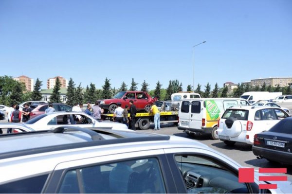 Bakı-Sumqayıt yolunda iki avtomobil toqquşub, xəsarət alanlar var