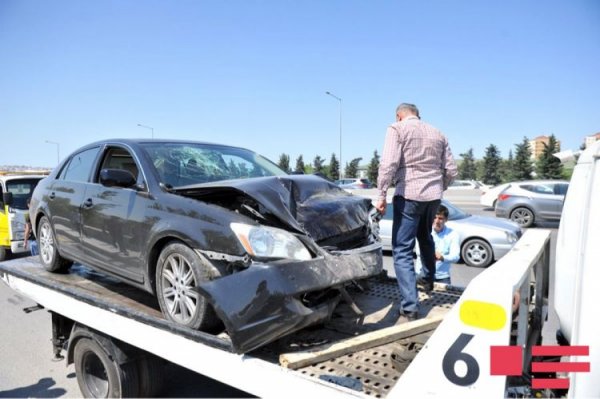 Bakı-Sumqayıt yolunda iki avtomobil toqquşub, xəsarət alanlar var