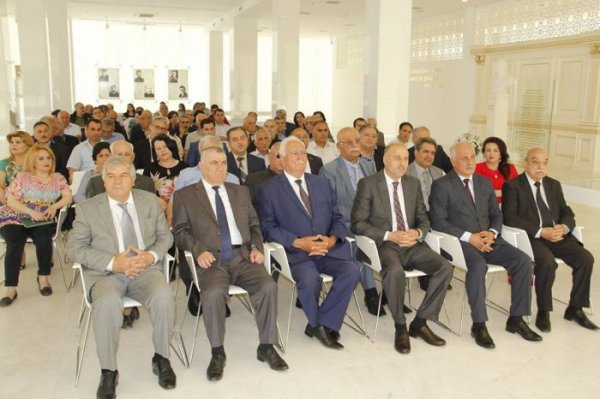Tanınmış sumqayıtlı cərrah Cəfər Quliyevin 40 illik "üsyanı" Tanınmış sumqayıtlı cərrah Cəfər Quliyevin 40 illik "üsyanı"