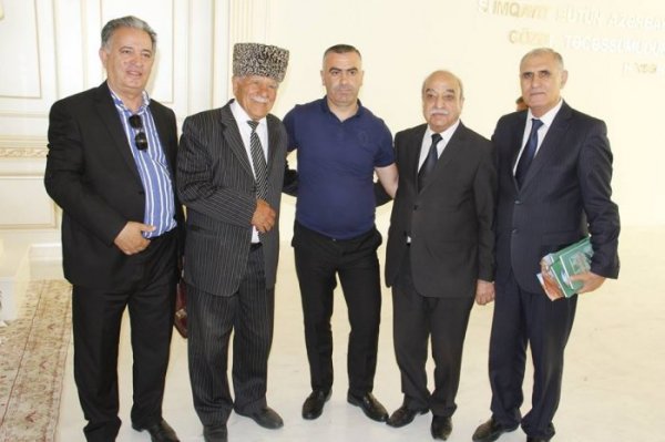 Tanınmış sumqayıtlı cərrah Cəfər Quliyevin 40 illik "üsyanı" Tanınmış sumqayıtlı cərrah Cəfər Quliyevin 40 illik "üsyanı"