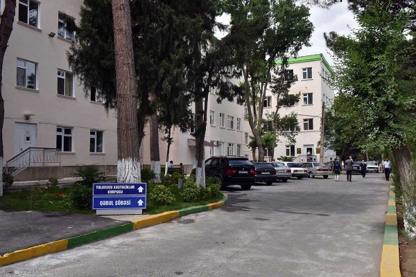 Zakir Fərəcov uşaq xəstəxanasında müalicə alan uşaqlara baş çəkdi – FOTOLAR