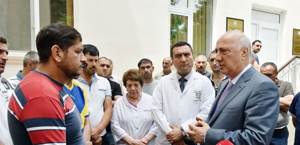 Zakir Fərəcov uşaq xəstəxanasında müalicə alan uşaqlara baş çəkdi – FOTOLAR