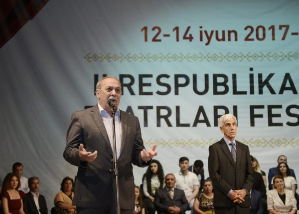 II Respublika Xalq Teatrları Festivalının qaliblərinə mükafatlar təqdim olunub II Respublika Xalq Teatrları Festivalının qaliblərinə mükafatlar təqdim olunub