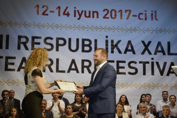 II Respublika Xalq Teatrları Festivalının qaliblərinə mükafatlar təqdim olunub II Respublika Xalq Teatrları Festivalının qaliblərinə mükafatlar təqdim olunub