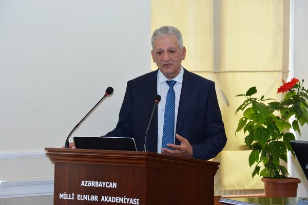 AMEA: Yataqxanada qeydiyyatda olan, amma hazırda yaşamayan elmi işçilərə də ev verilə bilər AMEA: Yataqxanada qeydiyyatda olan, amma hazırda yaşamayan elmi işçilərə də ev verilə bilər