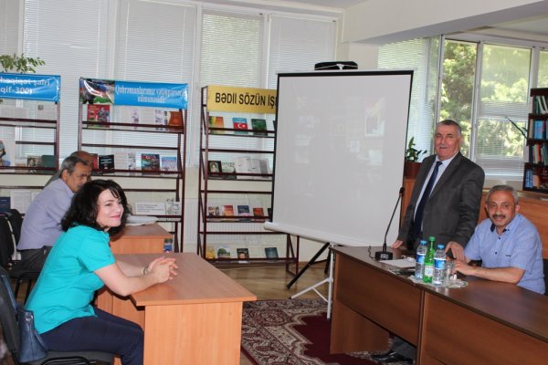 Sumqayıtda Namiq Dəlidağlıının “Otel otağından reportaj” kitabının imza günü keçirilib - FOTOLAR Sumqayıtda Namiq Dəlidağlıının “Otel otağından reportaj” kitabının imza günü keçirilib - FOTOLAR