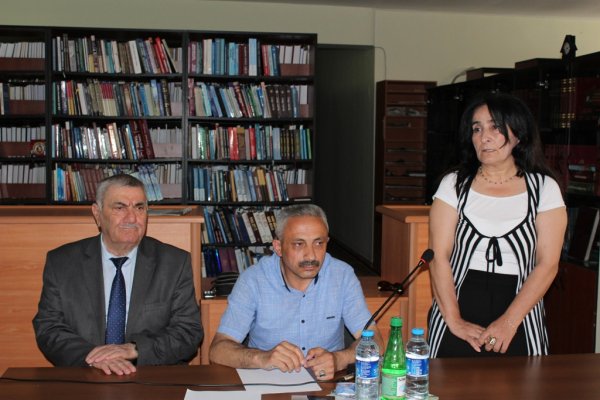 Sumqayıtda Namiq Dəlidağlıının “Otel otağından reportaj” kitabının imza günü keçirilib - FOTOLAR Sumqayıtda Namiq Dəlidağlıının “Otel otağından reportaj” kitabının imza günü keçirilib - FOTOLAR