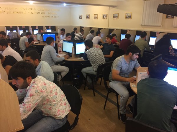 SOCAR-ın təlim mərkəzlərinə şagird qəbulu üzrə test imtahanları keçirilib-FOTO SOCAR-ın təlim mərkəzlərinə şagird qəbulu üzrə test imtahanları keçirilib-FOTO