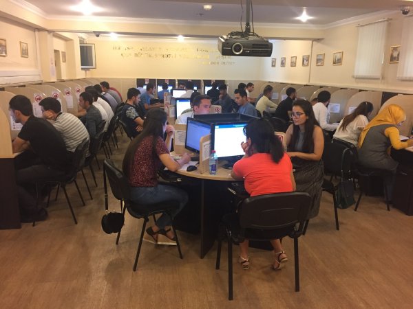 SOCAR-ın təlim mərkəzlərinə şagird qəbulu üzrə test imtahanları keçirilib-FOTO SOCAR-ın təlim mərkəzlərinə şagird qəbulu üzrə test imtahanları keçirilib-FOTO