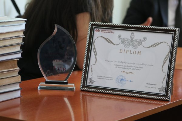 Qələbəmiz çəkdiyimiz əziyyətin bəhrəsidir - Sumqayıt xalq teatrının kollektivi ilə MÜSAHİBƏ Qələbəmiz çəkdiyimiz əziyyətin bəhrəsidir - Sumqayıt xalq teatrının kollektivi ilə MÜSAHİBƏ