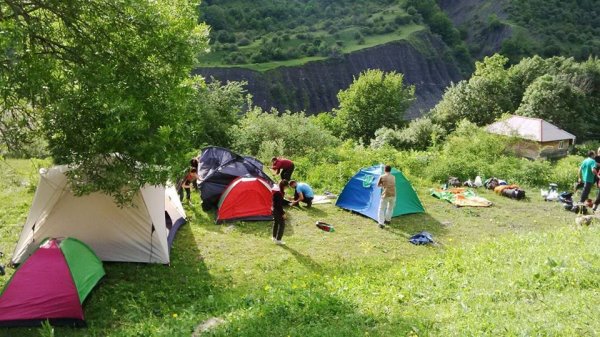 Tələbələr dağçılıq düşərgəsində iştirak ediblər - FOTOLAR