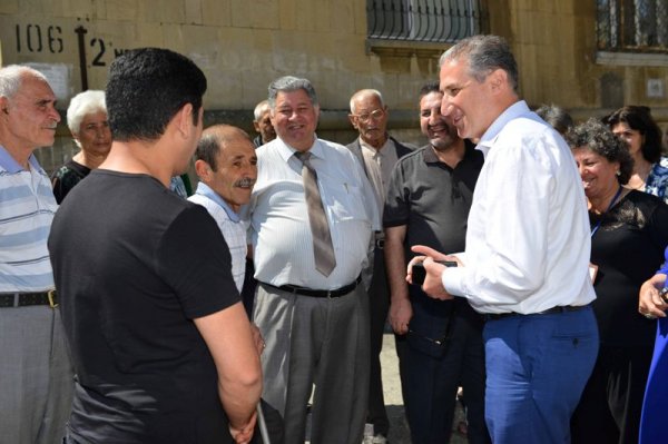 Sumqayıtda 600-dən çox aztəminatlı ailəyə bayram sovqatı paylanıb -FOTOLAR