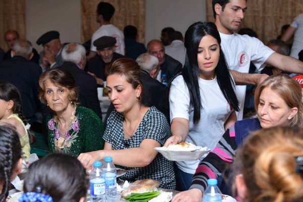 Sumqayıtda 600-dən çox aztəminatlı ailəyə bayram sovqatı paylanıb -FOTOLAR