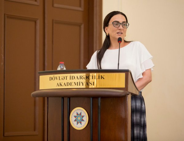 Sumqayıtlı jurnalist Aida Eyvazlının kitabının təqdimatı olub Sumqayıtlı jurnalist Aida Eyvazlının kitabının təqdimatı olub