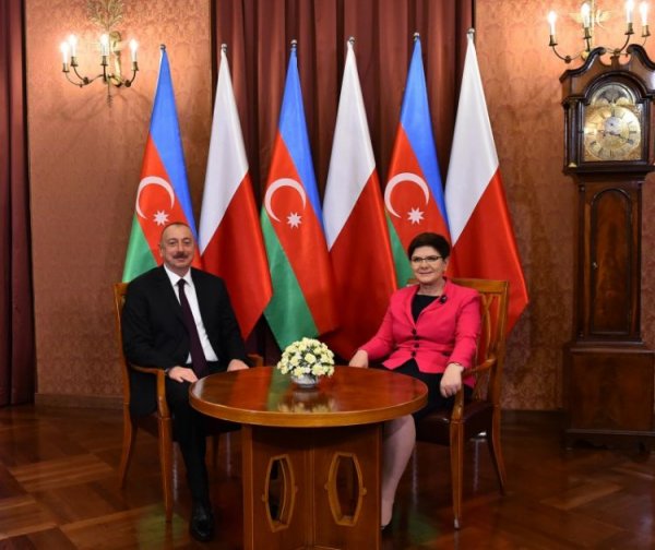 Azərbaycan prezidenti Polşa baş naziri ilə görüşüb