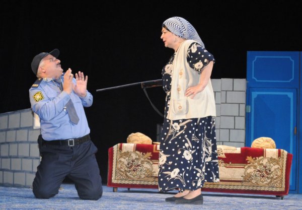 Afaq Bəşirqızı və Valeh Kərimovun da rol aldığı “Toy olsun” komediyası Bakı səhnəsində Afaq Bəşirqızı və Valeh Kərimovun da rol aldığı “Toy olsun” komediyası Bakı səhnəsində