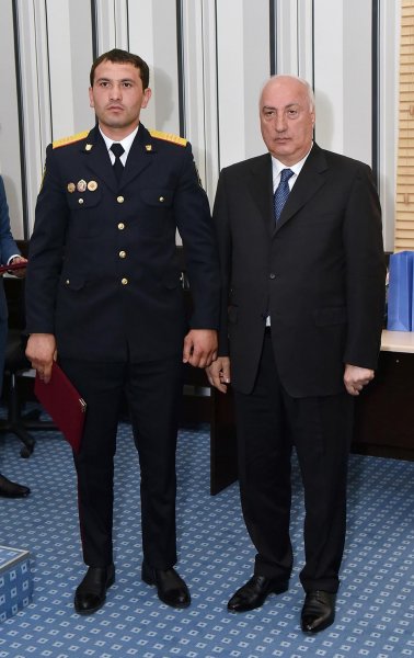 Zakir Fərəcov polisləri təbrik etdi – FOTOLAR Zakir Fərəcov polisləri təbrik etdi – FOTOLAR