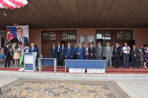 Sumqayıt Dövlət Universiteti növbəti məzunlarını yola saldı - FOTOLAR Sumqayıt Dövlət Universiteti növbəti məzunlarını yola saldı - FOTOLAR