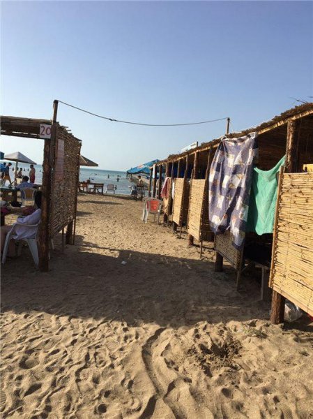 Burda adamı nə soyunmağa qoyurlar, nə də geyinməyə... - Novxanı çimərliyindən reportaj - FOTO Burda adamı nə soyunmağa qoyurlar, nə də geyinməyə... - Novxanı çimərliyindən reportaj - FOTO
