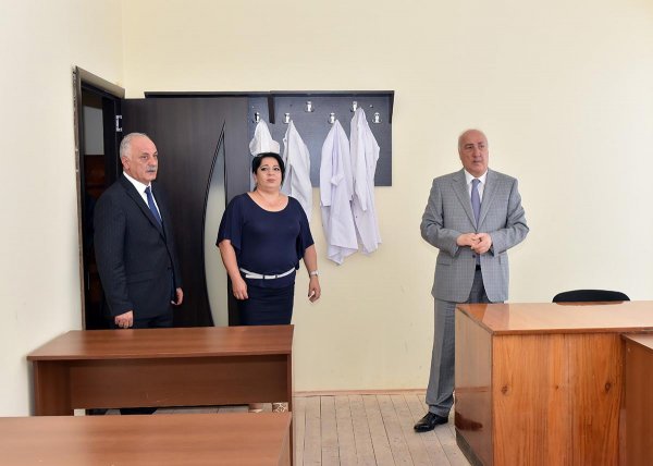 Zakir Fərəcov: “Sumqayıt şəhərində müasir kinoteatr olmalıdır” Zakir Fərəcov: “Sumqayıt şəhərində müasir kinoteatr olmalıdır”