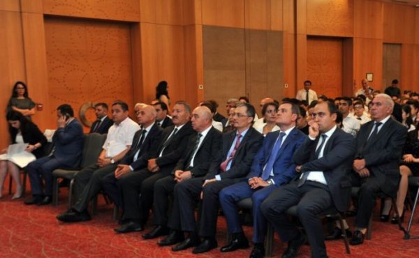 Fənn müsabiqəsi qaliblərinin mükafatlandırma mərasimi keçirilib Fənn müsabiqəsi qaliblərinin mükafatlandırma mərasimi keçirilib