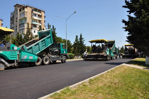 Sumqayıtda məhəllədaxili yollar asfaltlanır – FOTOLAR